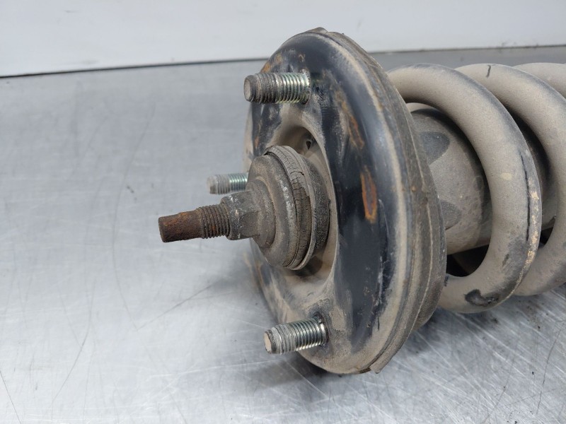 Recambio de amortiguador delantero izquierdo para nissan navara pick-up (np300) 4x4 referencia OEM IAM E61104KD3A  