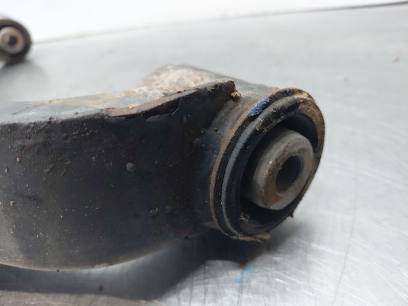 Recambio de brazo suspension inferior delantero derecho para nissan navara pick-up (np300) 4x4 referencia OEM IAM   