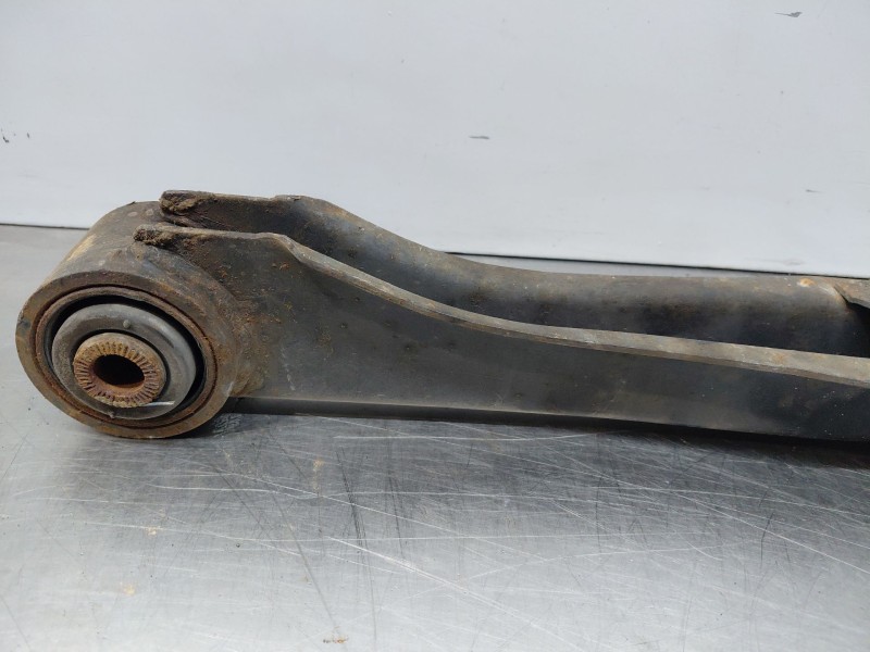 Recambio de brazo suspension inferior trasero izquierdo para nissan navara pick-up (np300) 4x4 referencia OEM IAM   