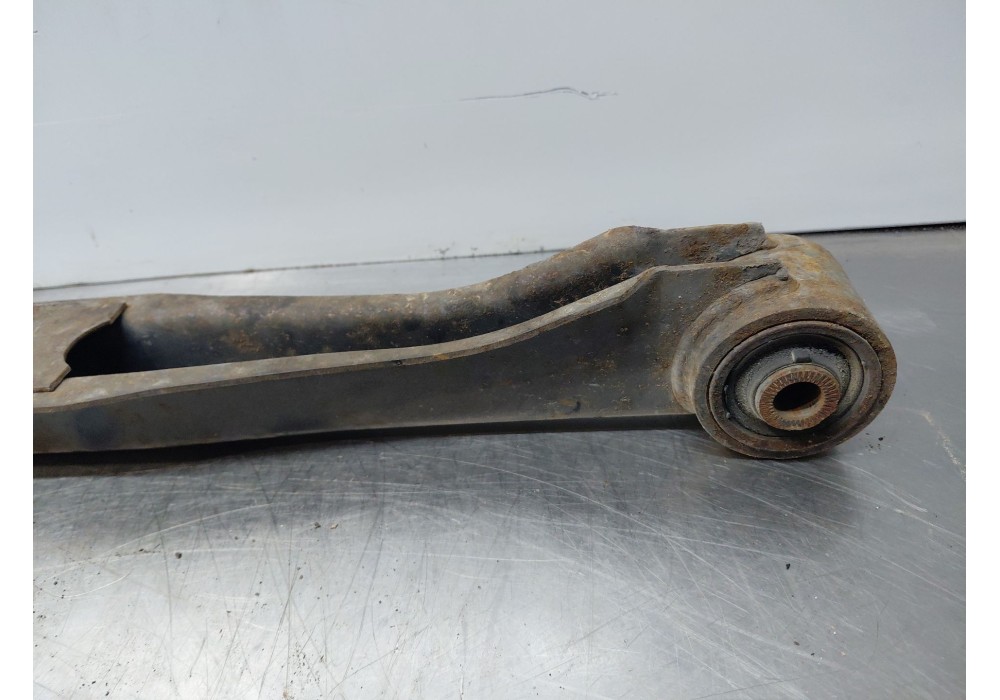 Recambio de brazo suspension inferior trasero izquierdo para nissan navara pick-up (np300) 4x4 referencia OEM IAM   