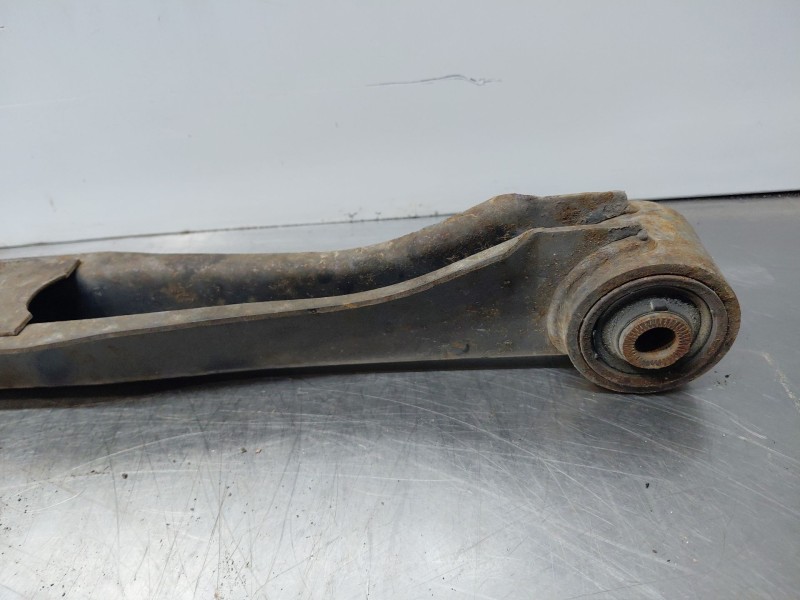 Recambio de brazo suspension inferior trasero izquierdo para nissan navara pick-up (np300) 4x4 referencia OEM IAM   
