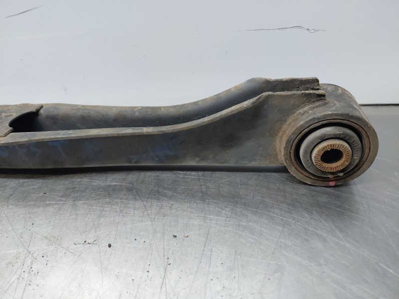 Recambio de brazo suspension inferior trasero derecho para nissan navara pick-up (np300) 4x4 referencia OEM IAM   