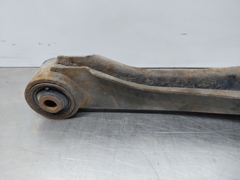 Recambio de brazo suspension inferior trasero derecho para nissan navara pick-up (np300) 4x4 referencia OEM IAM   