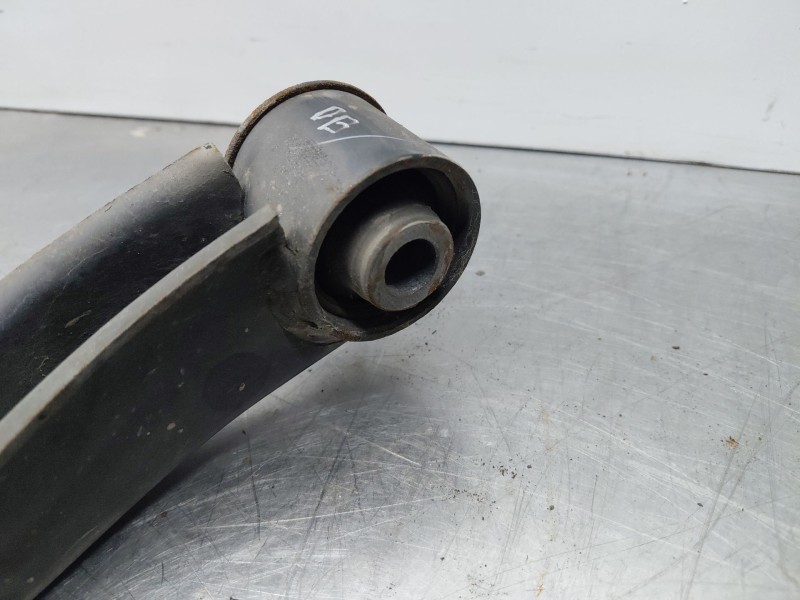 Recambio de brazo suspension superior delantero derecho para nissan navara pick-up (np300) 4x4 referencia OEM IAM   