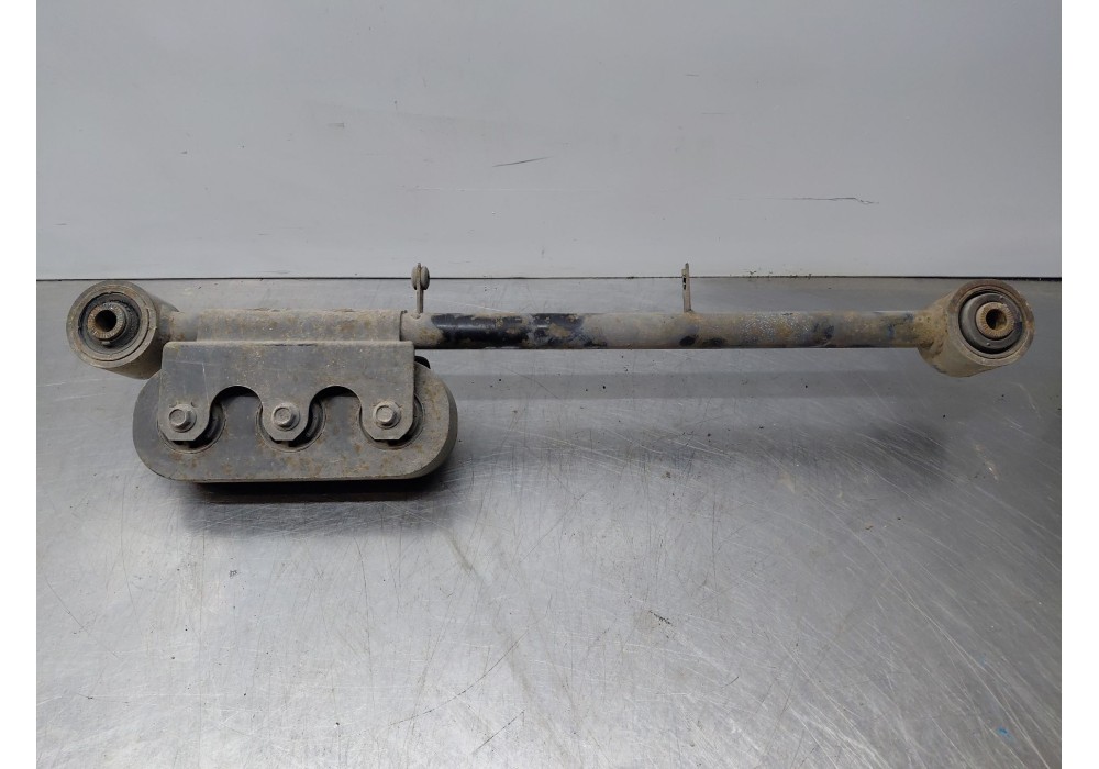 Recambio de brazo suspension superior trasero derecho para nissan navara pick-up (np300) 4x4 referencia OEM IAM   