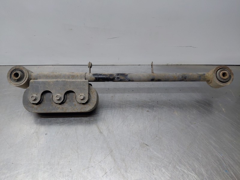 Recambio de brazo suspension superior trasero derecho para nissan navara pick-up (np300) 4x4 referencia OEM IAM   