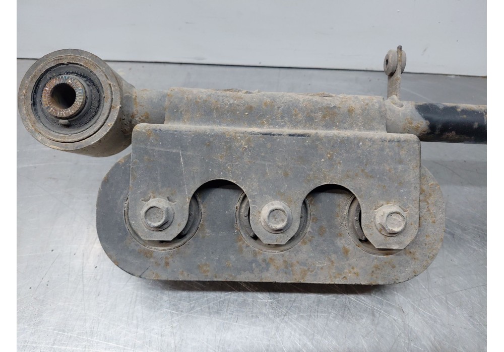Recambio de brazo suspension superior trasero derecho para nissan navara pick-up (np300) 4x4 referencia OEM IAM   