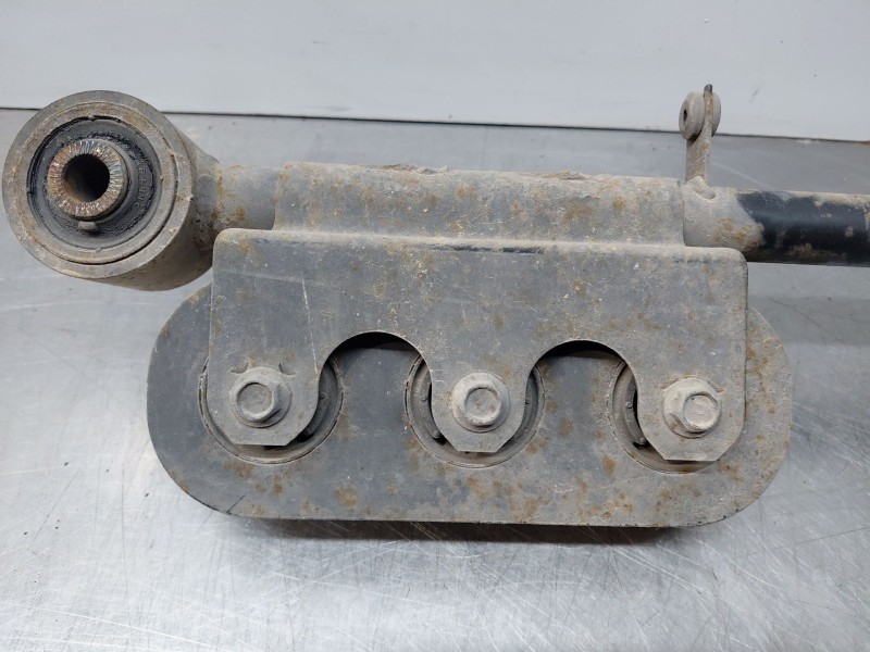 Recambio de brazo suspension superior trasero derecho para nissan navara pick-up (np300) 4x4 referencia OEM IAM   