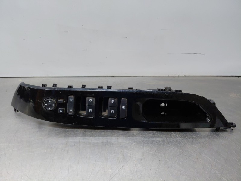 Recambio de mando elevalunas delantero izquierdo para hyundai tucson hybrid referencia OEM IAM 93571N74004X  