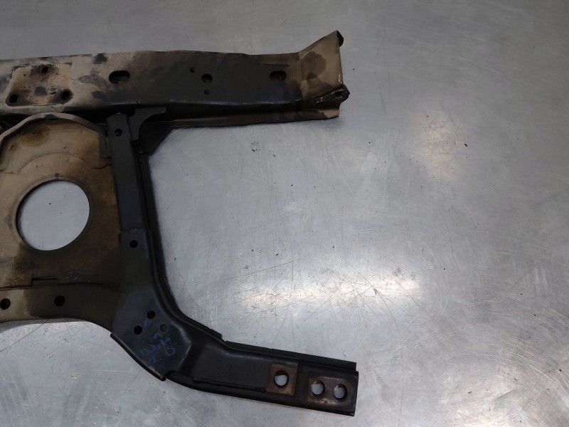 Recambio de puente delantero para nissan navara pick-up (np300) 4x4 referencia OEM IAM 510E04JK3A  