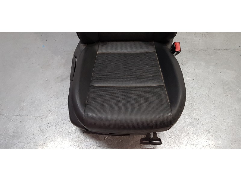 Recambio de asiento delantero derecho para volkswagen caddy furgón/kombi kombi referencia OEM IAM 6R4881106AC  