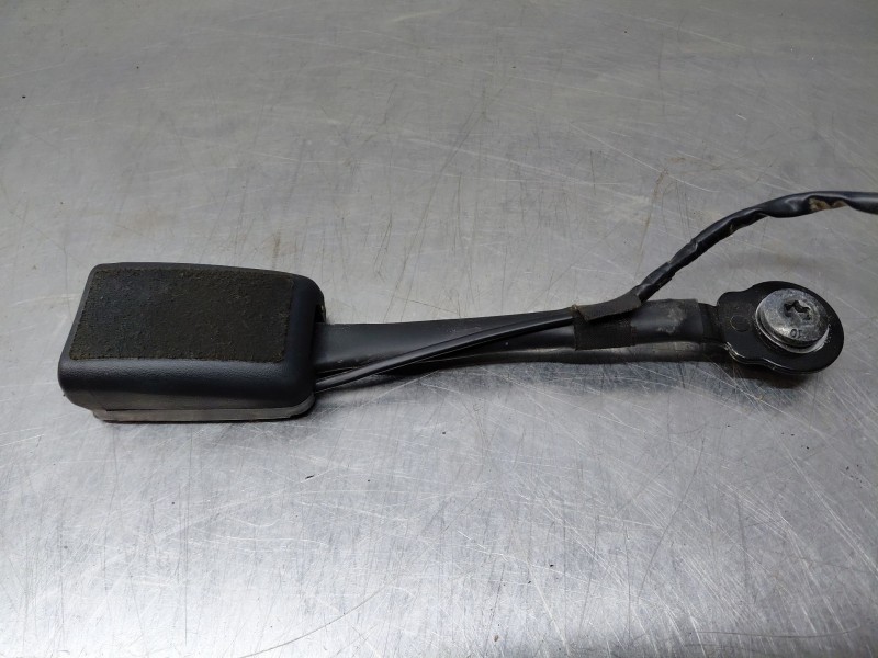 Recambio de enganche del cinturon delantero der para hyundai tucson hybrid referencia OEM IAM 88830N7000NNB  