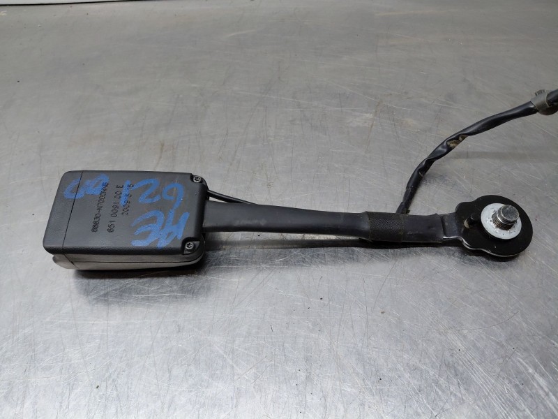 Recambio de enganche del cinturon delantero der para hyundai tucson hybrid referencia OEM IAM 88830N7000NNB  