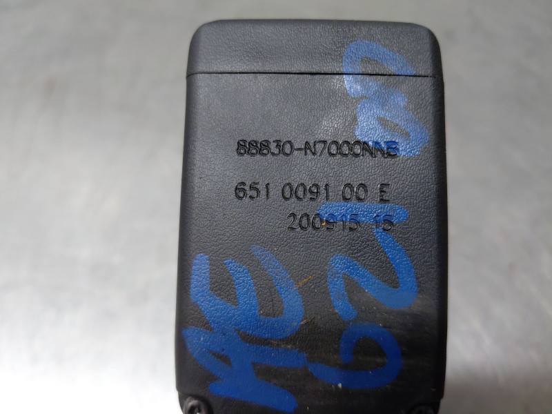 Recambio de enganche del cinturon delantero der para hyundai tucson hybrid referencia OEM IAM 88830N7000NNB  