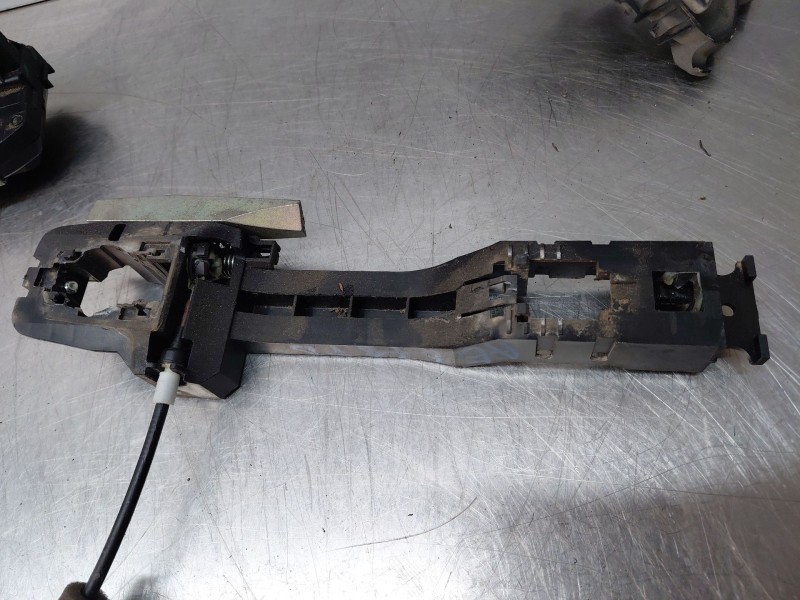 Recambio de cerradura puerta trasera derecha para nissan navara pick-up (np300) 4x4 referencia OEM IAM 825004JK0A  