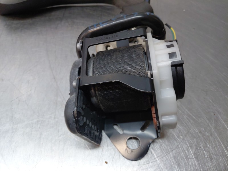 Recambio de cinturon seguridad delantero derecho para nissan navara pick-up (np300) 4x4 referencia OEM IAM 868844KJ3A  