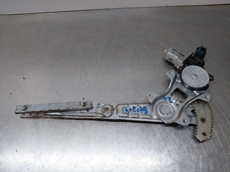 Recambio de elevalunas trasero izquierdo para nissan navara pick-up (np300) 4x4 referencia OEM IAM 827313SB0B  