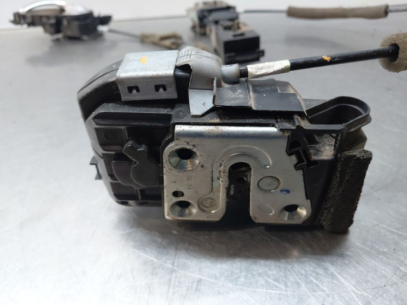 Recambio de cerradura puerta trasera izquierda para nissan navara pick-up (np300) 4x4 referencia OEM IAM 825014JK0A  