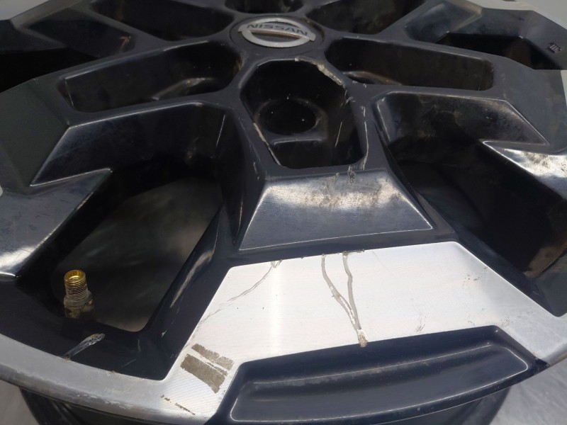 Recambio de llanta para nissan navara pick-up (np300) 4x4 referencia OEM IAM 403004KJ5A  