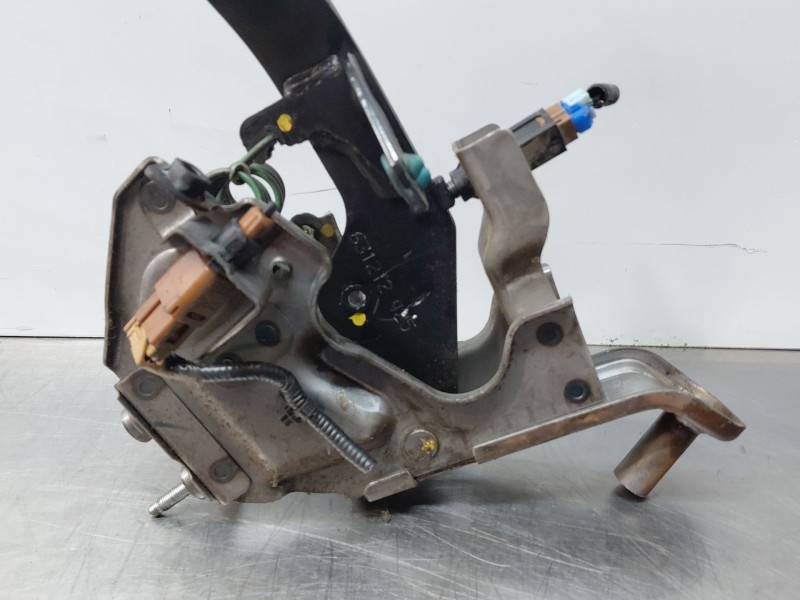 Recambio de pedal embrague para nissan navara pick-up (np300) 4x4 referencia OEM IAM 465035KE0B  
