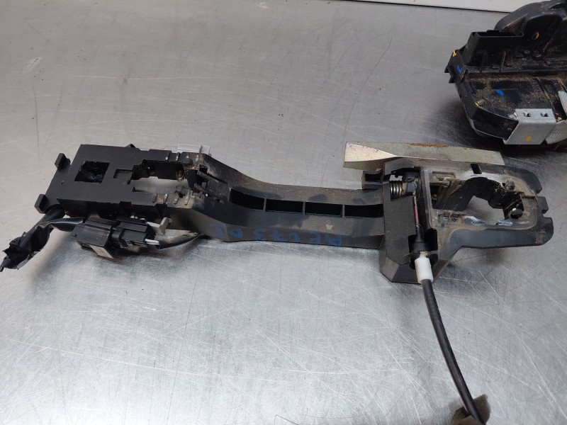 Recambio de cerradura puerta delantera izquierda para nissan navara pick-up (np300) 4x4 referencia OEM IAM 805014JK0A  