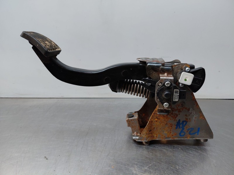 Recambio de pedal embrague para hyundai tucson hybrid referencia OEM IAM 32802N7500  