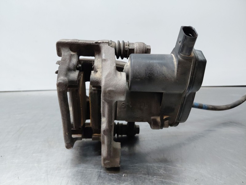 Recambio de pinza freno trasera derecha para hyundai tucson hybrid referencia OEM IAM 58230N7600  