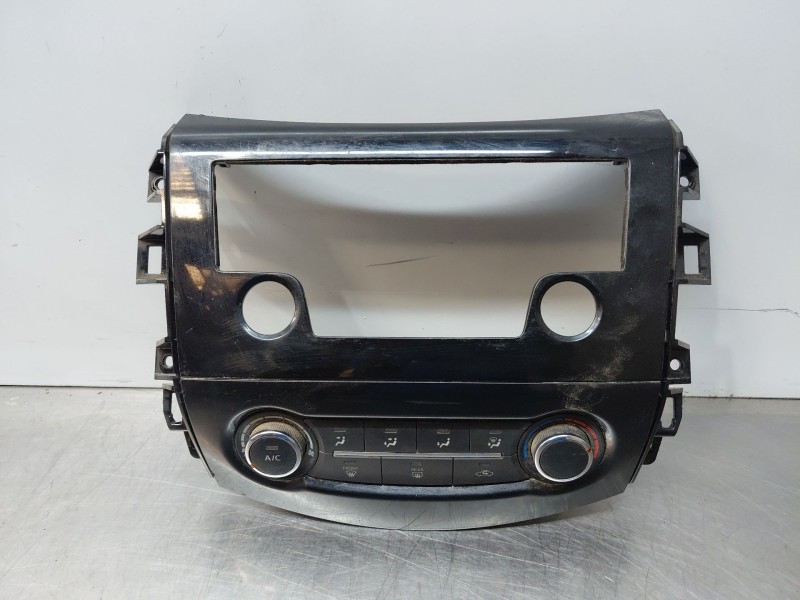 Recambio de mando climatizador para nissan navara pick-up (np300) 4x4 referencia OEM IAM 275104JA1A  