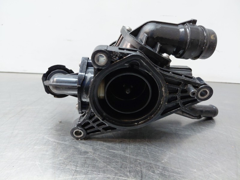 Recambio de termostato para hyundai tucson hybrid referencia OEM IAM 256002M810  