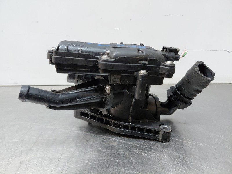Recambio de termostato para hyundai tucson hybrid referencia OEM IAM 256002M810  