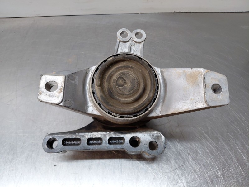Recambio de soporte motor derecho para hyundai tucson hybrid referencia OEM IAM 21810N9510  