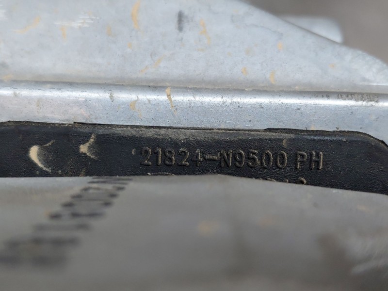 Recambio de soporte motor izquierdo para hyundai tucson hybrid referencia OEM IAM 21830N9530  