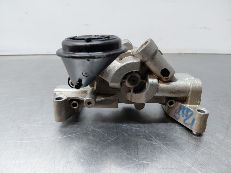 Recambio de bomba aceite para hyundai tucson hybrid referencia OEM IAM 213102M800  
