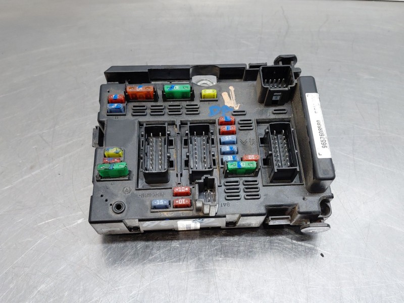 Recambio de caja reles / fusibles para fiat ulysse (179_) 2.2 jtd referencia OEM IAM 9657608580  