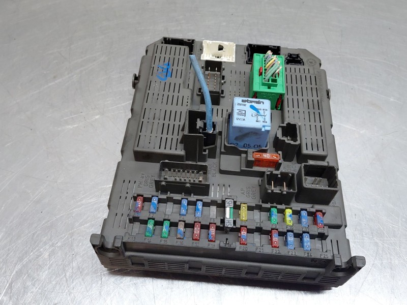 Recambio de caja reles / fusibles para fiat ulysse (179_) 2.2 jtd referencia OEM IAM 1400071180  