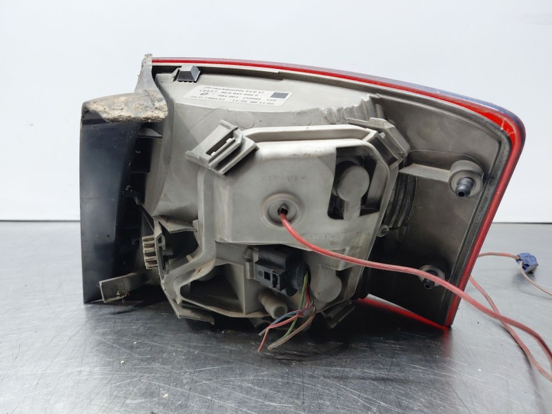 Recambio de piloto trasero izquierdo para audi a4 b7 avant (8ed) 2.0 tdi 16v referencia OEM IAM 8E9945095E  