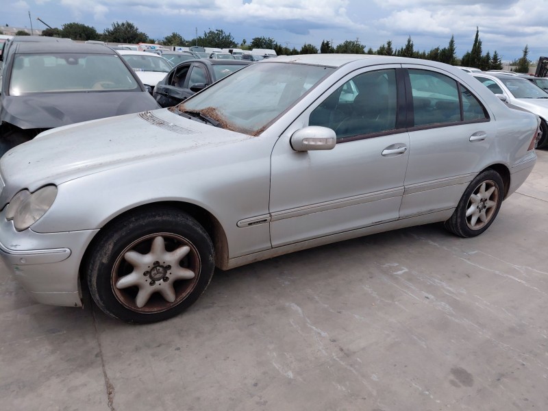 mercedes-benz clase c (w203) del año 2001