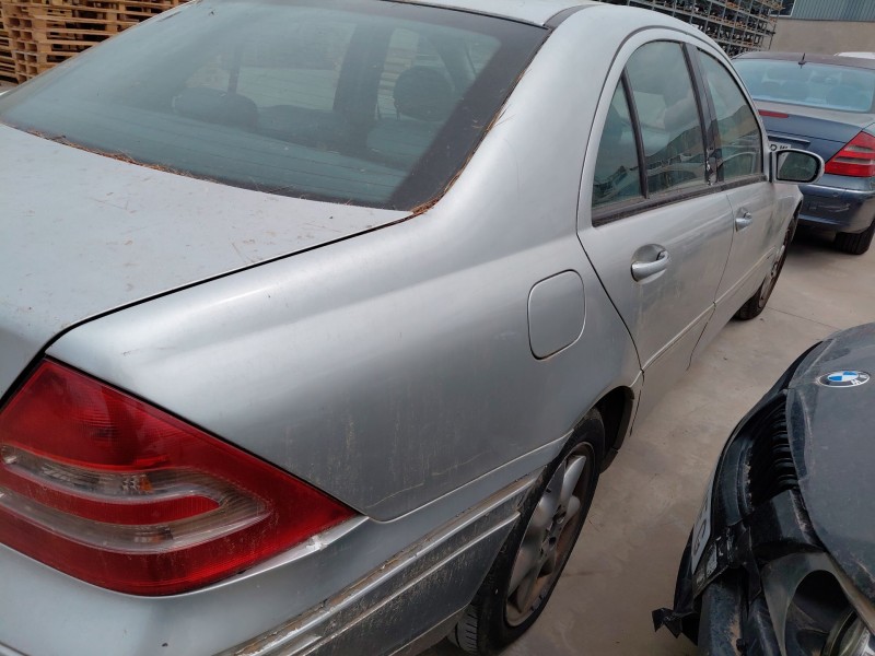 mercedes-benz clase c (w203) del año 2001