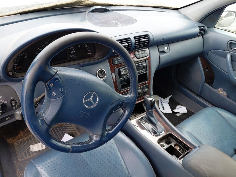 mercedes-benz clase c (w203) del año 2001