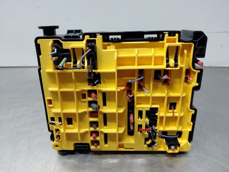 Recambio de caja reles / fusibles para citroën c3 aircross puretech referencia OEM IAM 9804848580  