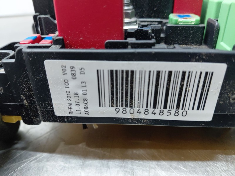 Recambio de caja reles / fusibles para citroën c3 aircross puretech referencia OEM IAM 9804848580  