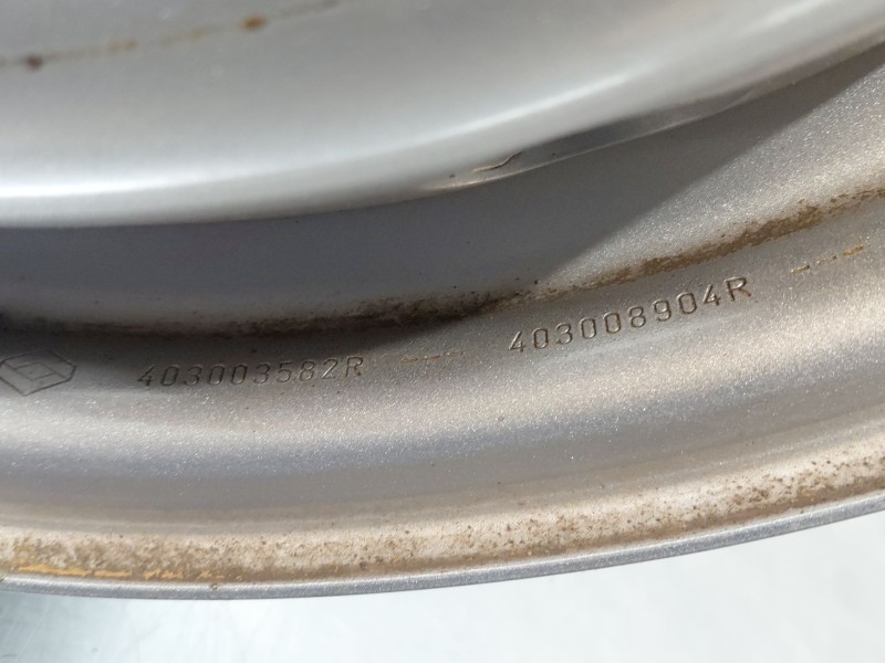 Recambio de llanta para renault master iii furgón referencia OEM IAM 403008904R  