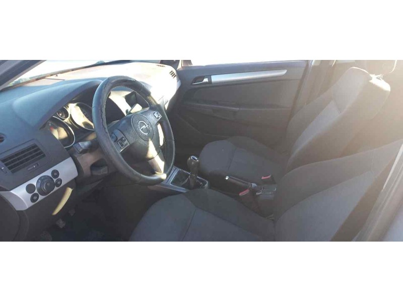 opel astra h berlina del año 2007