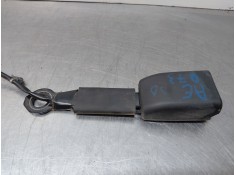 Recambio de enganche del cinturon delantero der para nissan navara pick-up (np300) 4x4 referencia OEM IAM 868424KJ0A  