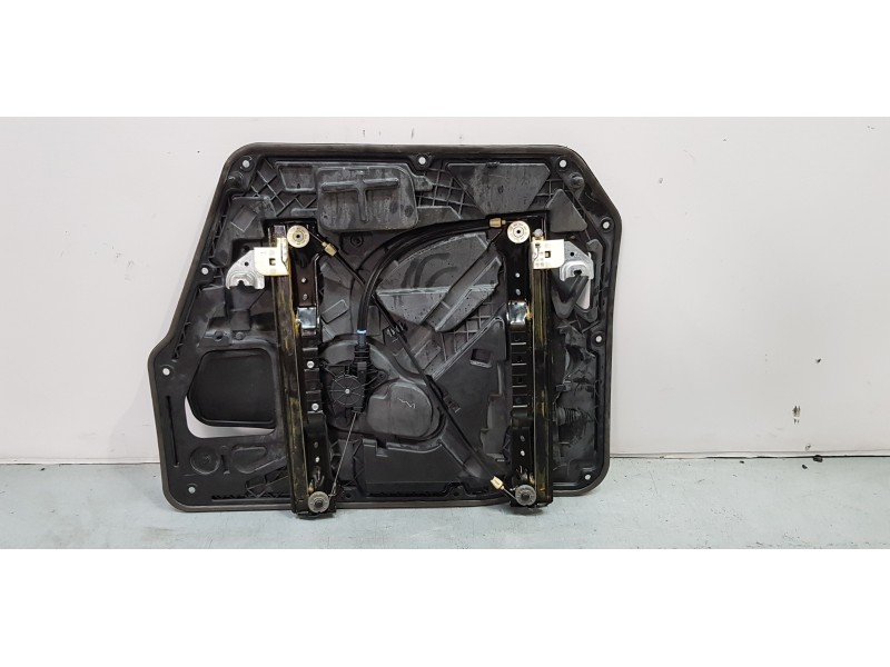 Recambio de elevalunas trasero derecho para chrysler grand voyager limited referencia OEM IAM 3016661G  