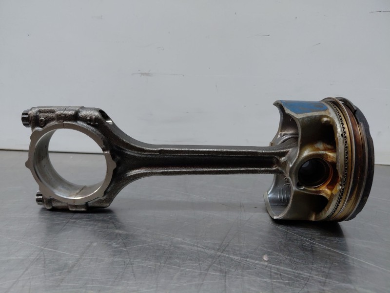 Recambio de biela para hyundai tucson hybrid referencia OEM IAM 235102M700  
