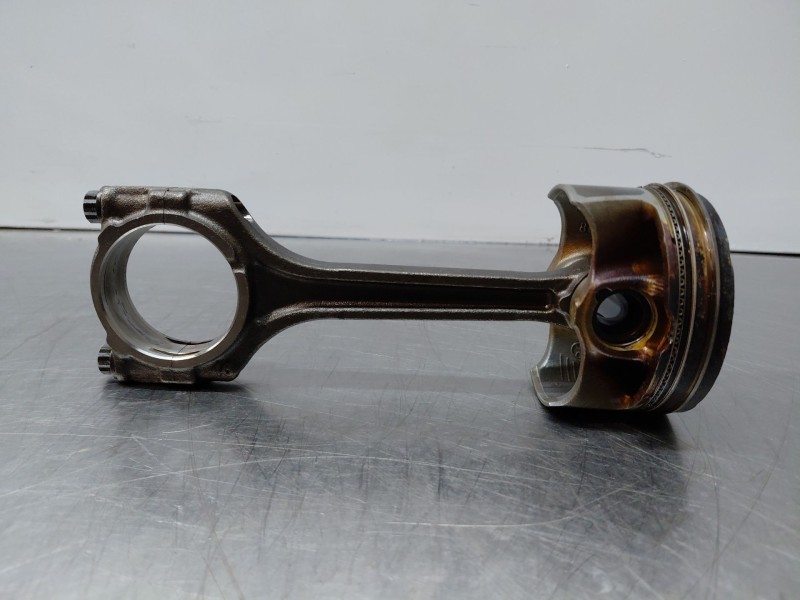 Recambio de biela para hyundai tucson hybrid referencia OEM IAM 235102M700  