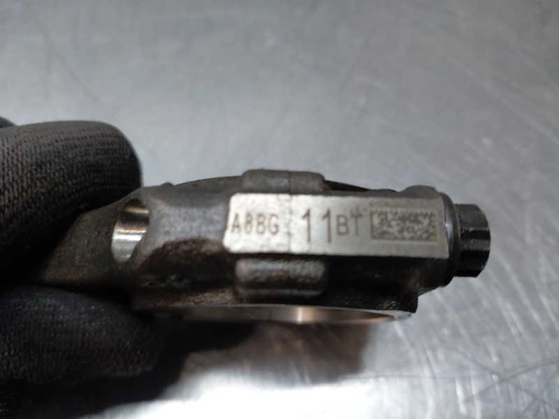 Recambio de biela para hyundai tucson hybrid referencia OEM IAM 235102M700  