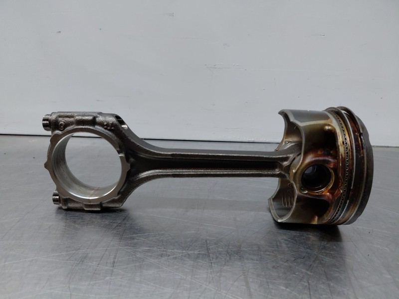 Recambio de biela para hyundai tucson hybrid referencia OEM IAM 235102M700  