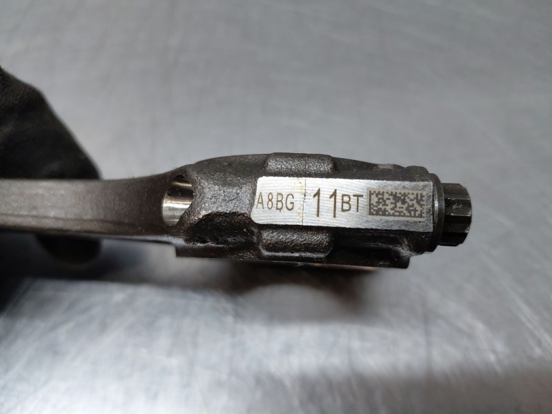 Recambio de biela para hyundai tucson hybrid referencia OEM IAM 235102M700  